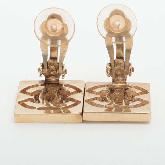 Chanel Gold and pink Clip on Earrings - Picture 3 of 4